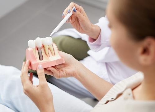 dental implant illustration in Knoxville, TN