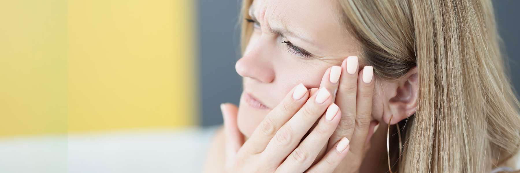 woman having dental 
